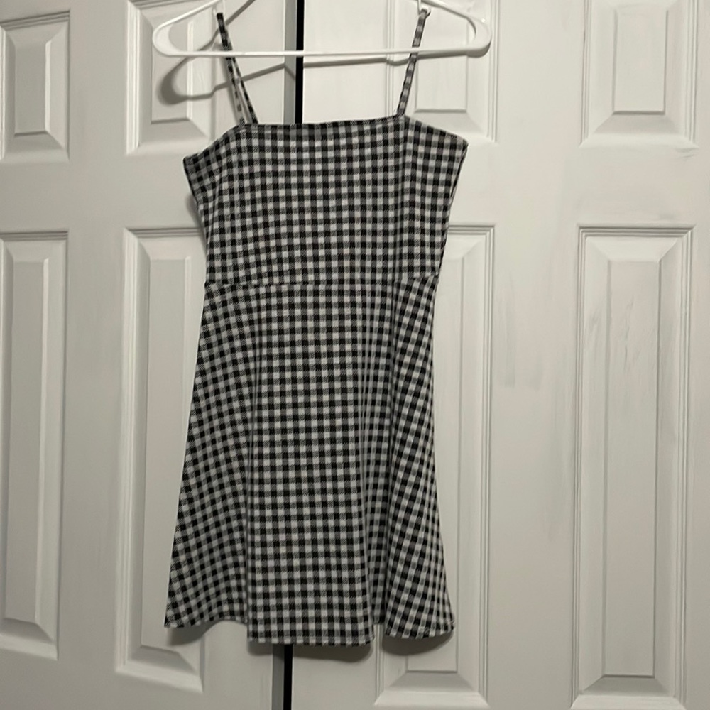 DIVIDED H&M White and Black Checkered Dress. Size Small
